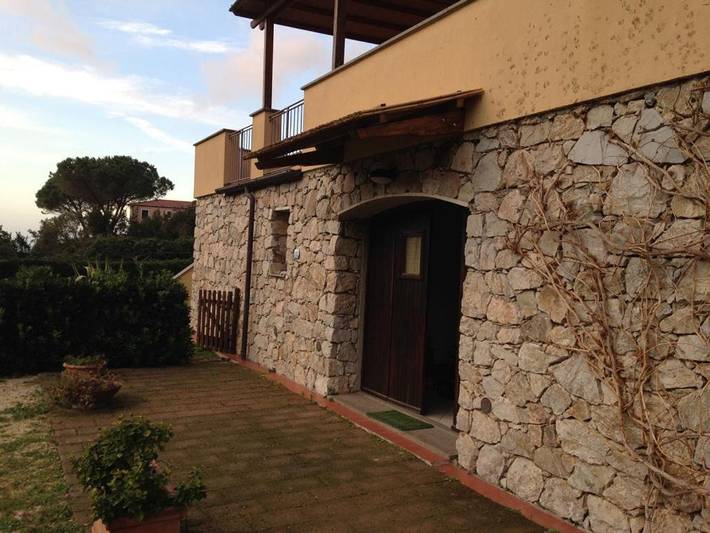 Casa vacanza per 5 persone, con giardino, con animali domestici in Nisporto