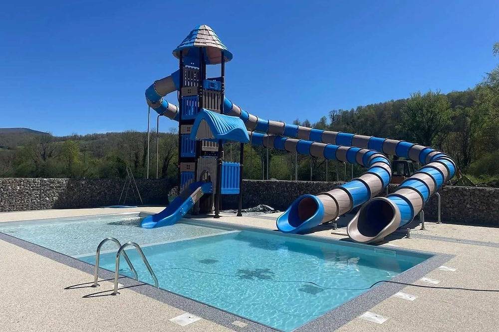 Camping 3 étoiles - Piscine  - ccaihgb in Seix, Parc naturel régional des Pyrénées ariégeoises