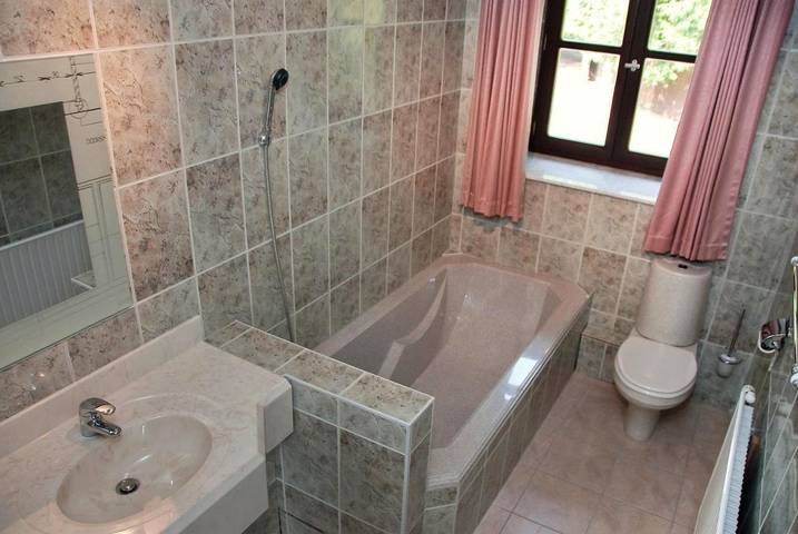 Location de vacances pour 14 personnes, avec terrasse et jardin à Gouvy - 3