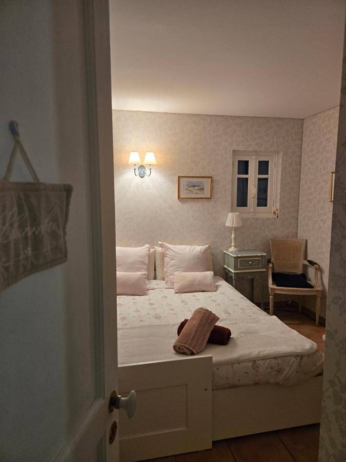 Chambre d’hôte pour 2 personnes, avec piscine et terrasse ainsi que jardin et vue à Dijon - 3