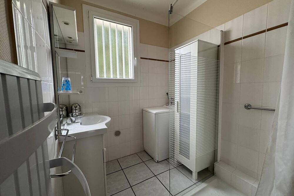 Entire apartment, ?? 2-Bedroom Apartment with Balcony in Prades – Perfect for Your Vacation in Prades, Prades region