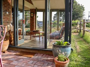 Holiday Home for 6 People in Westfield, High Weald, Photo 1