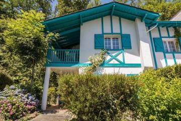 Gîte pour 4 personnes, avec jardin et piscine, animaux acceptés à La Bastide-Clairence