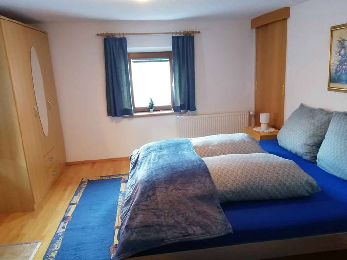 Ganze Ferienwohnung, Ferienwohnung in Zentrumsnähe in Jerzens, Bezirk Imst