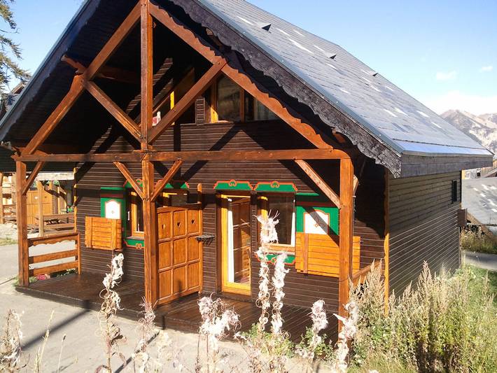 Maison de campagne pour 6 personnes, avec terrasse et jardin dans Risoul 1850