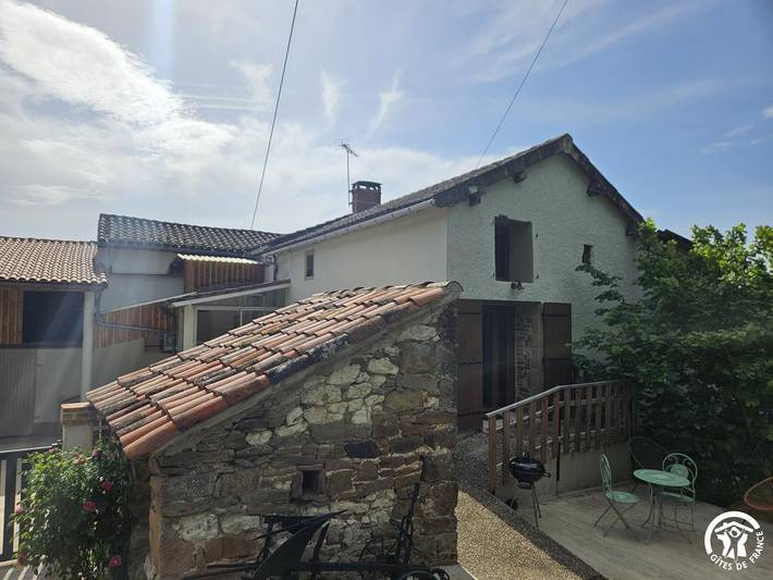 Gîte pour 2 personnes, avec Terrasse à Monestiés