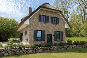 Ferienhaus für 6 Personen, mit Sauna und Terrasse sowie Garten an der Ostsee