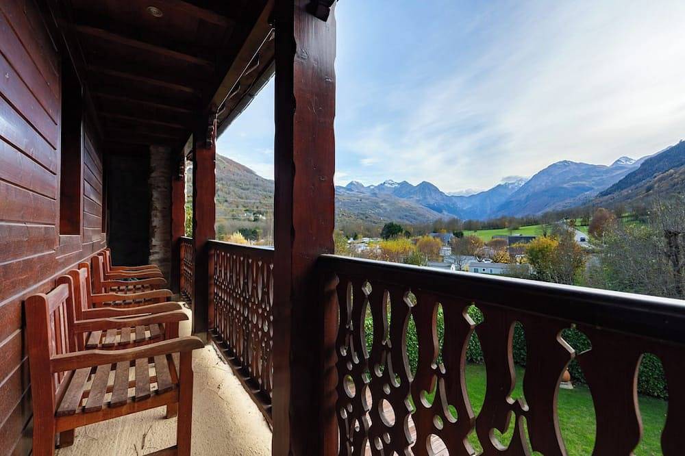 Exclusive Private Chalet in the Pyrenees | 6 Ensuite Bedrooms | Sleeps 12 in Avajan, Pyrénées