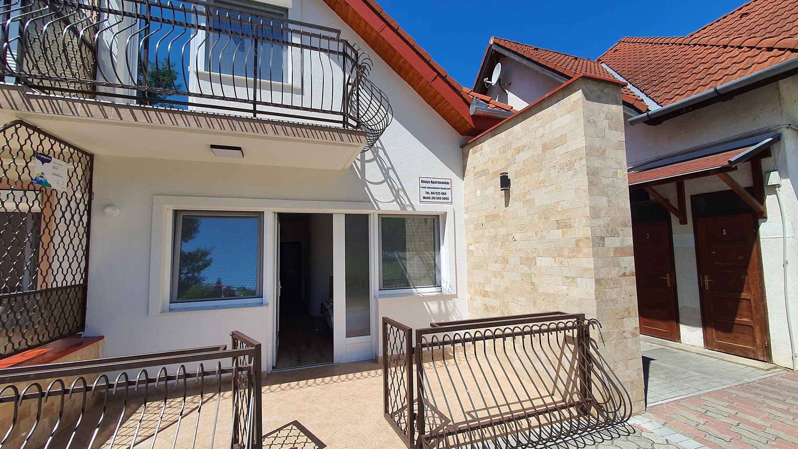 Ganze Ferienwohnung, Ferienwohnung direkt am Balaton und an der Strandpromenade mit Seeblick  in Zamardi, Siófok und Umgebung