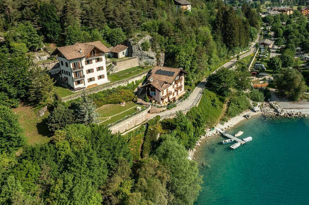 Ganze Wohnung, Diamond- Relaxation on Lake Molveno Paganella. Spacious, quiet... Top! in San Lorenzo in Banale, Molveno