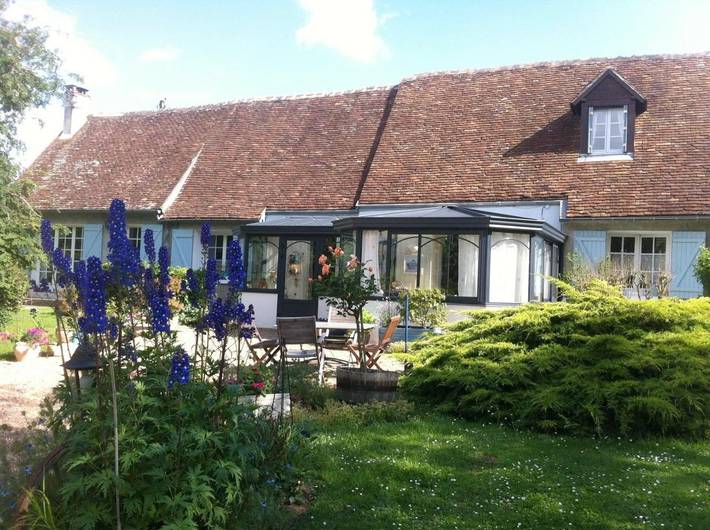 Location de vacances pour 2 personnes, avec Terrasse ainsi que Jardin et Vue à Faverolles-sur-Cher