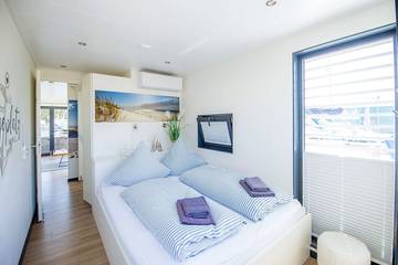 Hausboot für 4 Personen in Peenemünde, Usedom, Bild 1