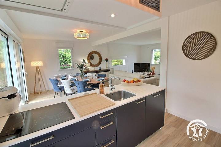 Gîte pour 8 personnes, avec terrasse et jardin dans Bréhec - 4