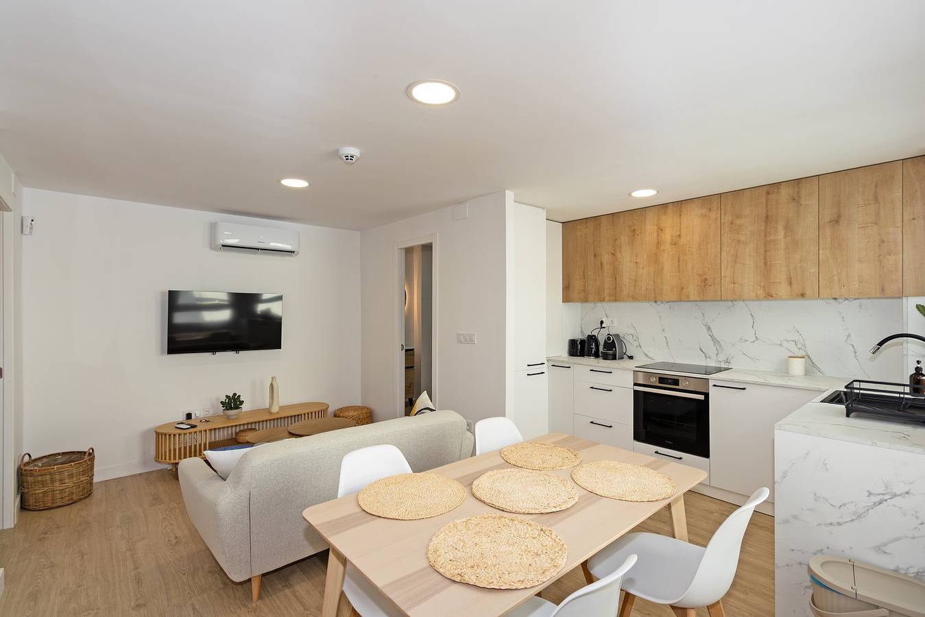 Geheel appartement, Vakantieappartement voor 5 personen in La Malvarrosa, Valencia