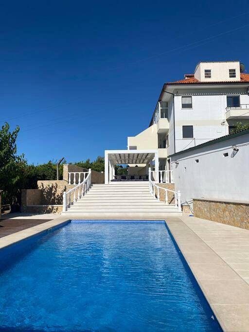 Apartamento de férias para 3 pessoas, com Jardim e Piscina em Município de Tomar