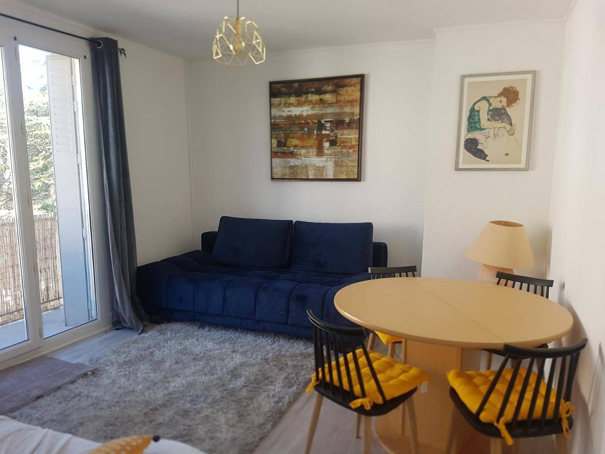 Appartement entier, Three-Bedroom Apartment in Tarbes, Hautes-Pyrénées
