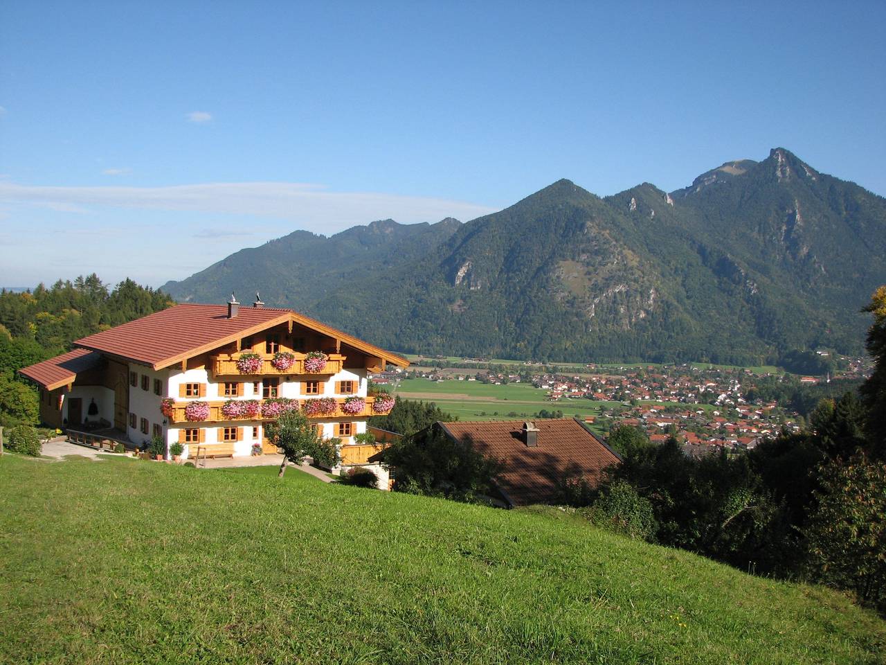 Ganze Ferienwohnung, Hacher Josef - Bergpanorama Ferienwohnungen | Chiemgau Karte - Herrlicher Bergblick**** 140 qm, 4-Sterne Familienwohnung mit Südwest-Terrasse in Grassau, Bayerische Alpen