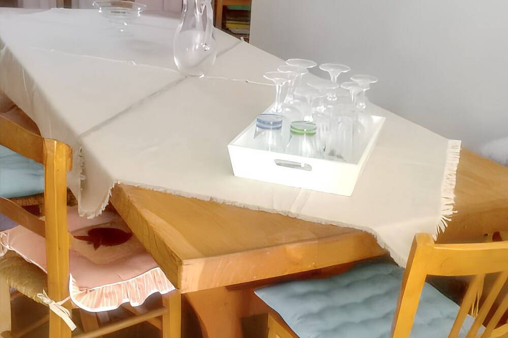 Entire apartment, Homerez - Cosy Apartment in Tarbes - Terrace and Garden in Tarbes, Hautes-Pyrénées