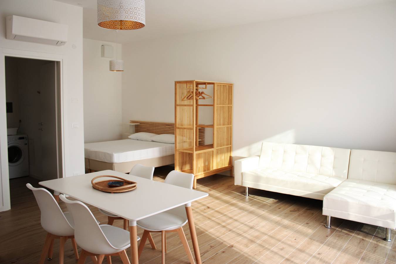 Monolocale intero, Monolocale 'Open Space 2' con giardino in comune, Wi-Fi e aria condizionata in Lido di Jesolo, Jesolo