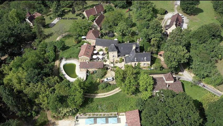 Location de vacances pour 2 personnes, avec vue ainsi que piscine et jardin à Simeyrols - 4