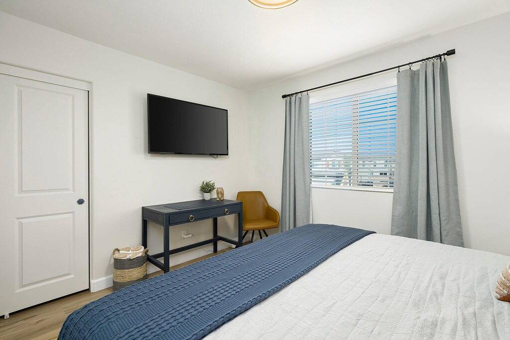 Magnolia House - Brand new hidden gem with tranquil pool and spa in Coachella, Coachella Valley