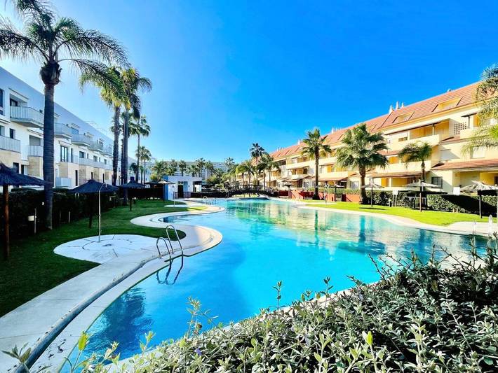 Apartamento de férias para 4 pessoas, com piscina e varanda em Islantilla