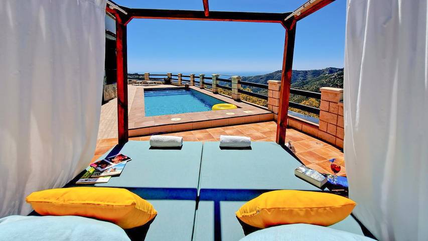 Casa rural para 6 personas, con balcón/terraza en Cómpeta