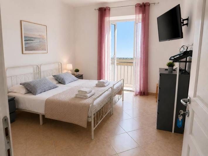 Gästehaus für 3 Personen, mit Balkon und Ausblick - 1