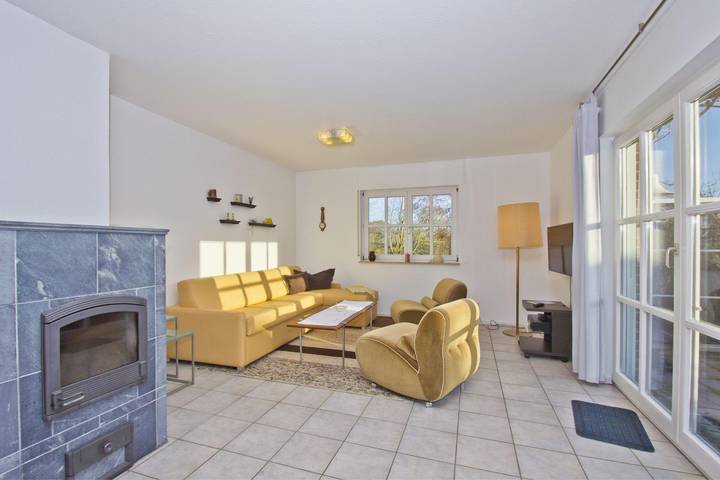 Ganze Ferienwohnung, Ferienhaus Gisela Gartenblick: 3-Raum, 5 Pers., Terrasse, Garten, Wl, H in Putbus, Rügen