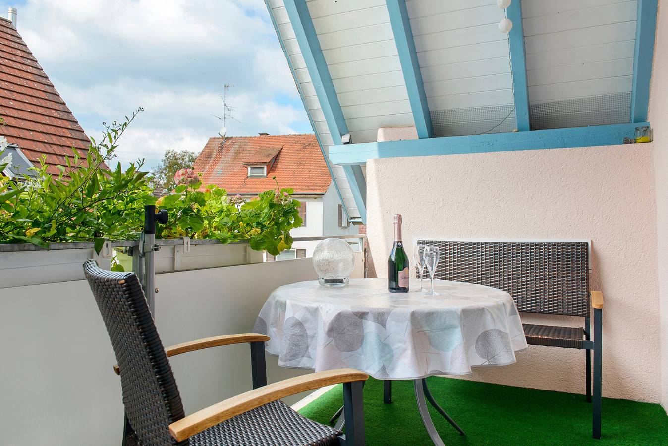 Ganze Wohnung, Ferienwohnung 'Kasperczak' mit Gemeinschaftsgarten, Balkon und Wi-Fi in Uhldingen-Mühlhofen, Region Bodensee-Oberschwaben