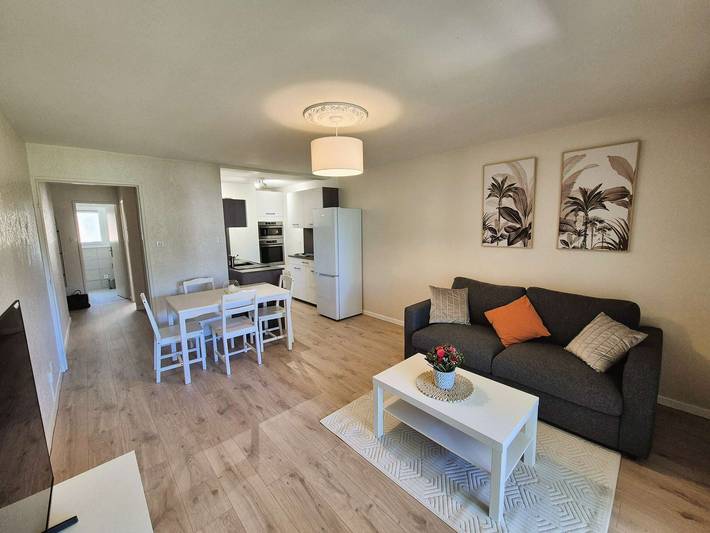 Entire holiday apartment, Sleeps 4, Air conditioning, all on foot in Saint-Mandrier-sur-Mer, Mediterranean Coast (France)