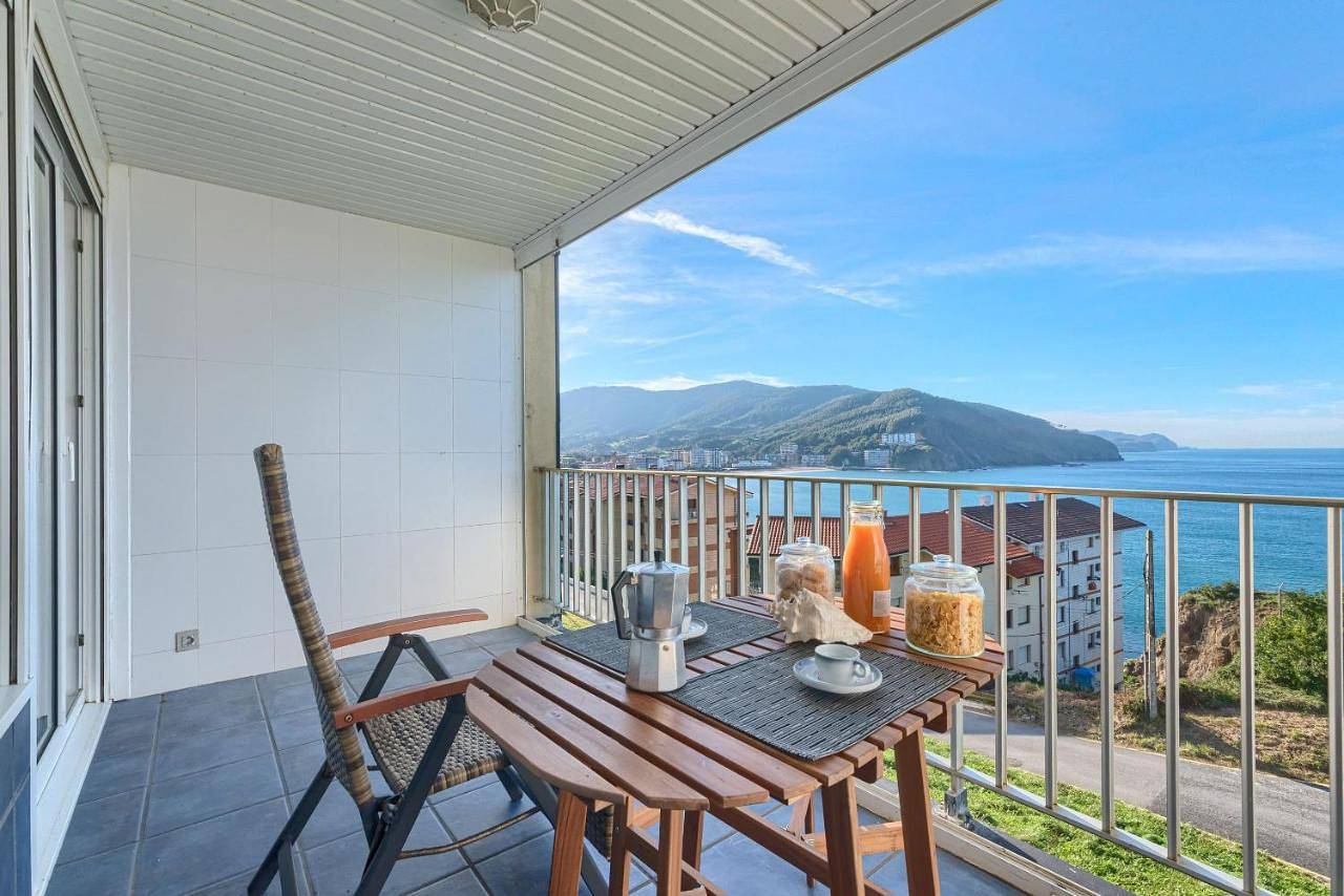 Apartamento entero, Vistas 180º, al mar, puesta de sol, Free Wifi-parking in Bakioko Aritza (Bakio), Baquio