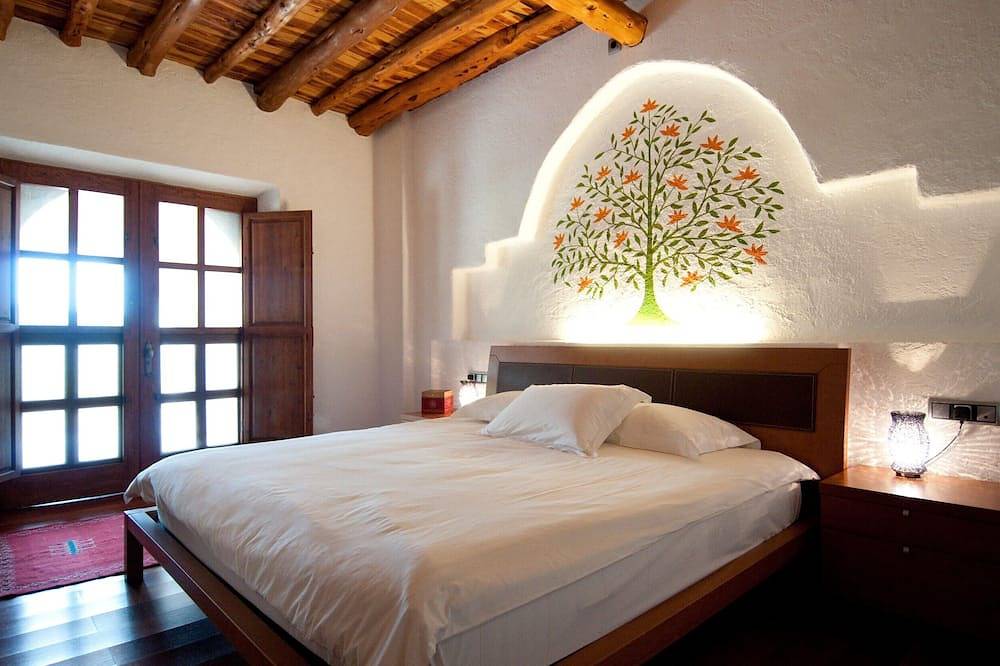 Stunning Ibiza Villa | 6 Bedrooms | Villa Santy | Gorgeous Sea & Mountain Views | Sant Joan in Cala Xuclar, Sant Joan de Labritja