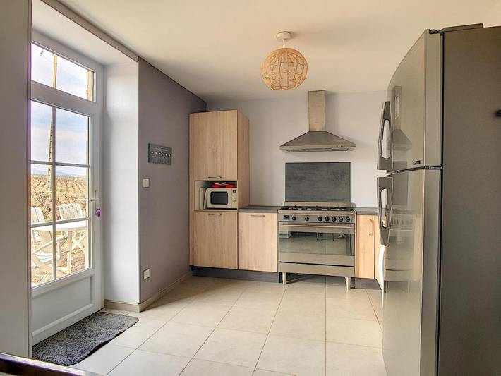 Location de vacances pour 2 personnes, avec terrasse et vue à Charentay - 4