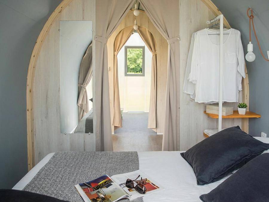 Camping les Rives du Lac Cantalès - Bungalow toilé 4 personnes - Coco Sweet (sans sanitaires, 2 Chambres) in Saint-Gérons, Région d'Aurillac