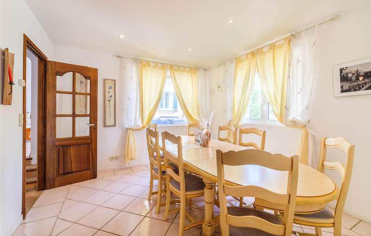 Location de vacances pour 10 personnes, avec piscine ainsi que terrasse et jardin, adapté aux familles à Saint-Cézaire-sur-Siagne - 4