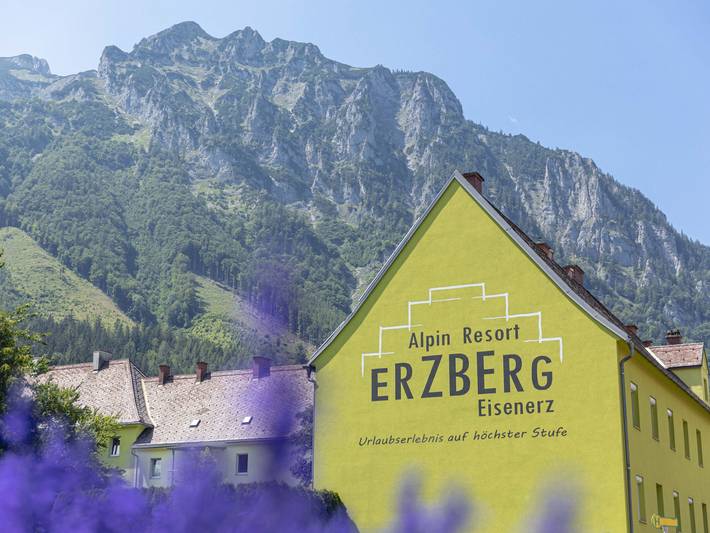 Ferienwohnung für 5 Personen, mit Garten und Sauna sowie Balkon und Whirlpool, mit Haustier