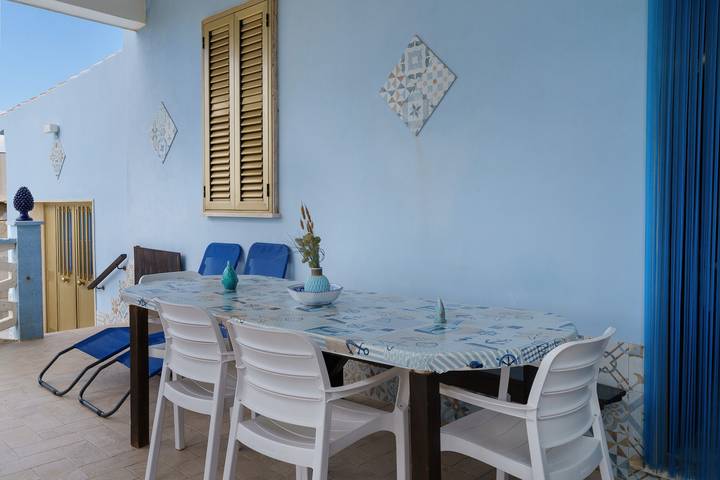 Villa Fascinosa mit Meerblick, privater Terrasse und WLAN in Spiaggia Isola delle Correnti, Portopalo di Capo Passero