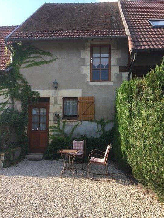 Gîte pour 2 personnes, avec jardin à Léré - 3