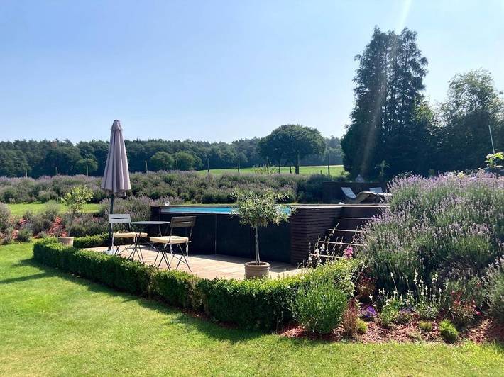 Chambre d’hôte pour 2 personnes, avec Terrasse et Jacuzzi ainsi que Jardin et Piscine à Aywaille