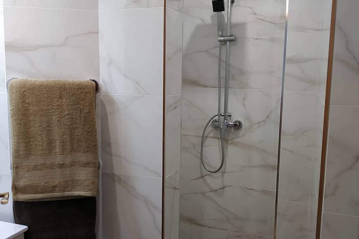 Ganze Wohnung, Burriana Strand, 50m2. 1 Schlafzimmer Apartment mit Pool - 7 Minuten zu Fuß vom Strand entfernt. in Playa de Burriana, Nerja