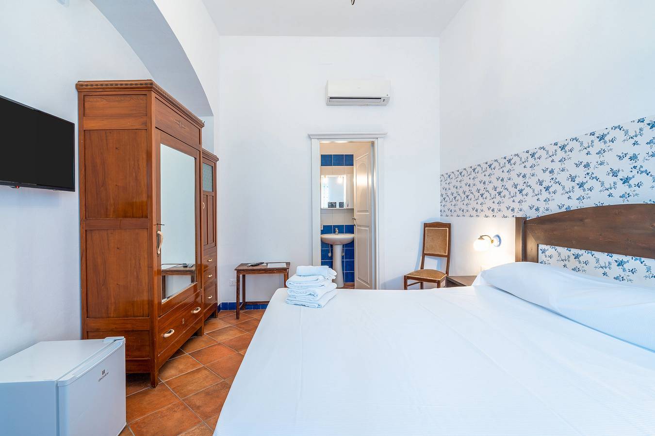 Zimmer 'Al Palmento Relais - Nero D'Avola R2' mit Gemeinschaftspool, Wi-Fi und Klimaanlage in Syrakus, Syrakus Provinz