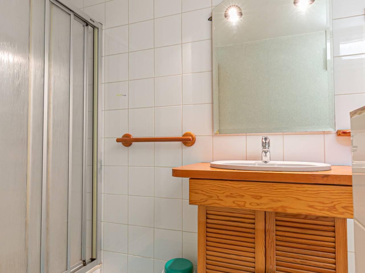 Entire apartment, Quiet apartment with terrace, near slopes, pets allowed in Aussois, Saint-Jean-de-Maurienne region