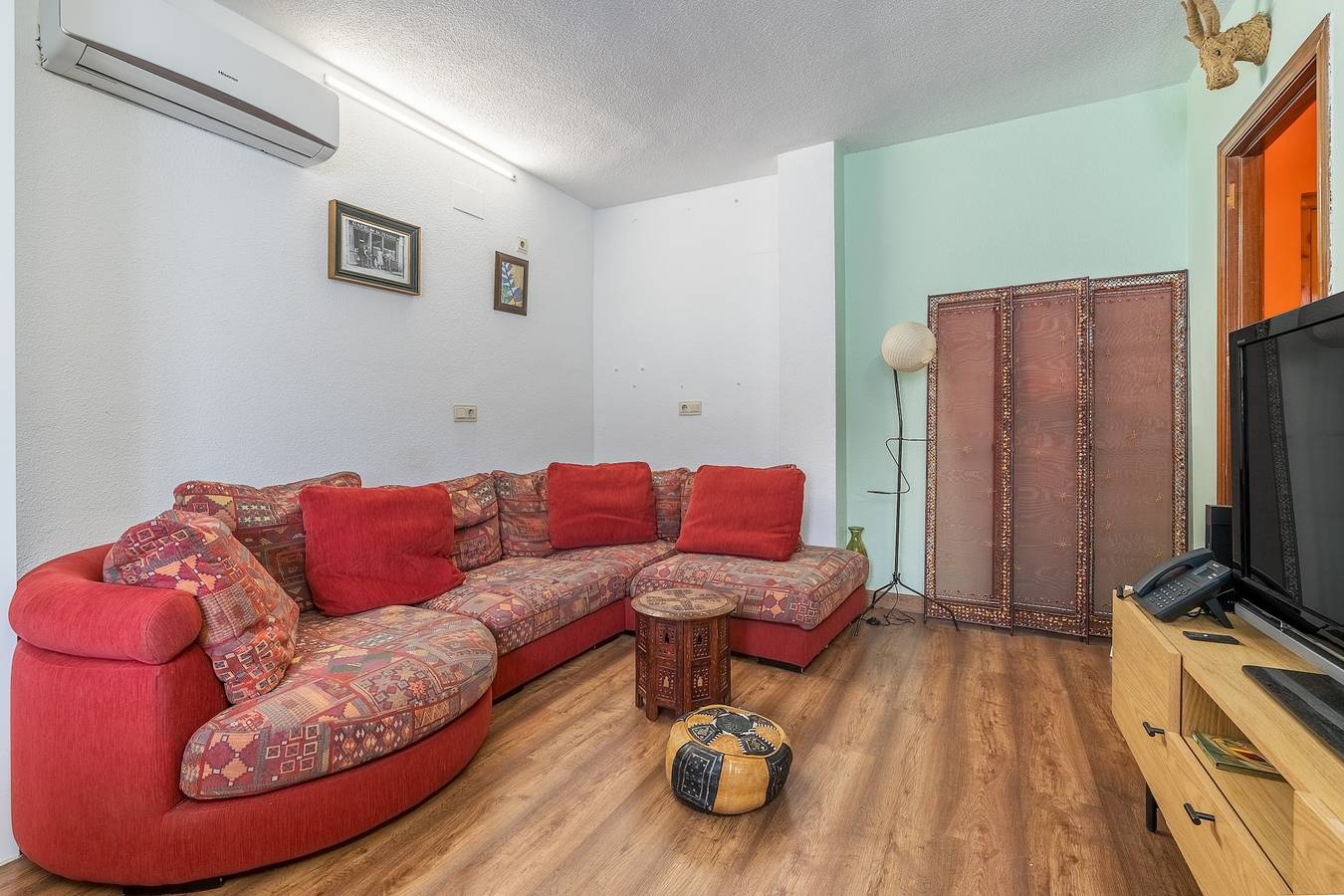 Apartamento entero, Apartamento 'Granada David' con terraza compartida, Wi-Fi y aire acondicionado. in Beiro, Granada
