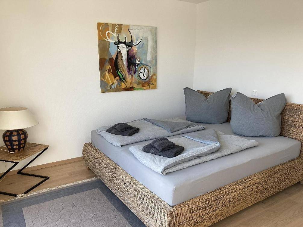 Ganze Wohnung, Ferienwohnung für 4 Personen mit Terrasse in Moos, Untersee