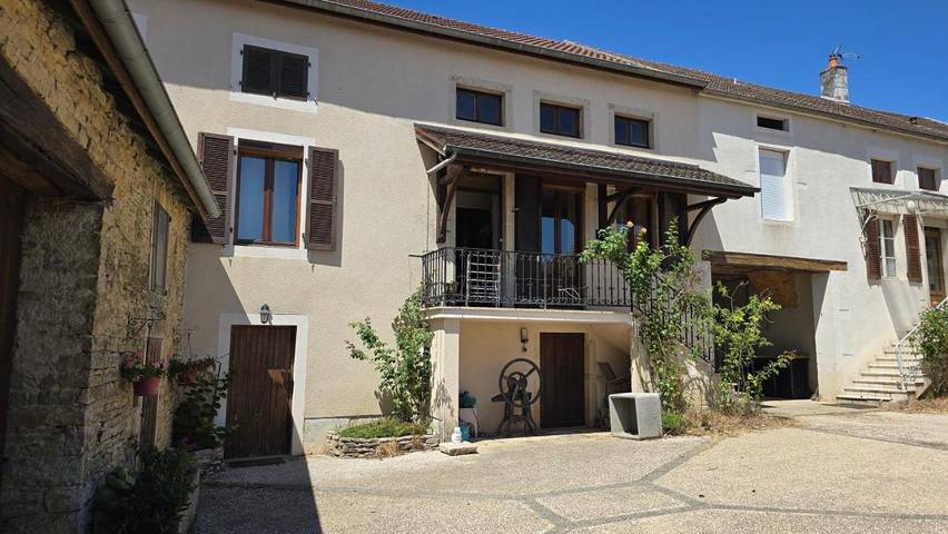 Location de vacances pour 12 personnes, avec Balcon ainsi que Jardin et Vue à Chaux (Côte-d'Or)