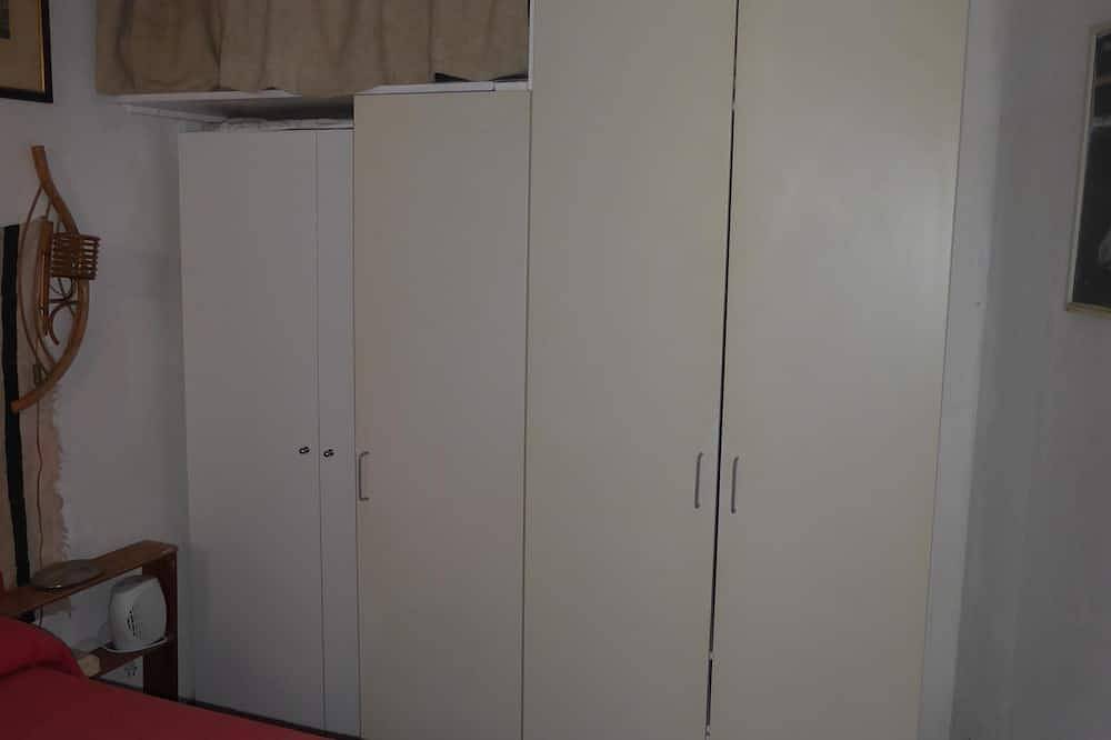 Appartement entier, Charmante 50m2 + loggia couverte avec vue sur la mer in Costella (Bonassola), Bonassola