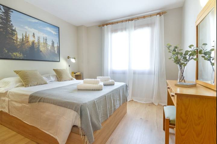 Location de vacances pour 4 personnes, avec Balcon ainsi que Vue sur l’océan et Terrasse à Ses Salines