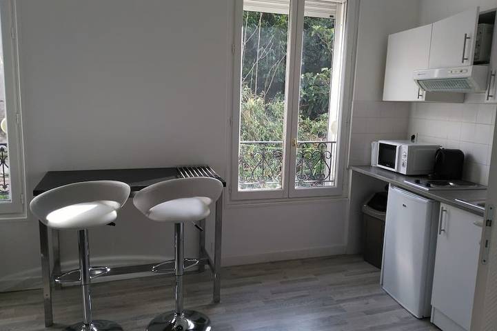Entire apartment, Charming Parisian studio! in Ivry-sur-Seine, Val-de-Marne