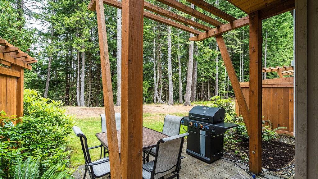 Luxuriöses Stadthaus im Wald -5 min zum Strand in Parksville, Regional District of Nanaimo